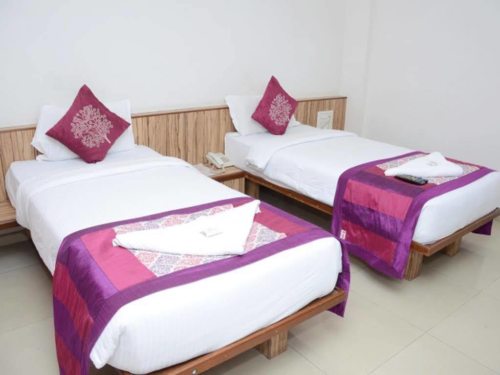 Pimpri-Chinchwad Oyo 24197 Saptaruchi酒店 外观 照片